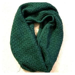 Green circle scarf